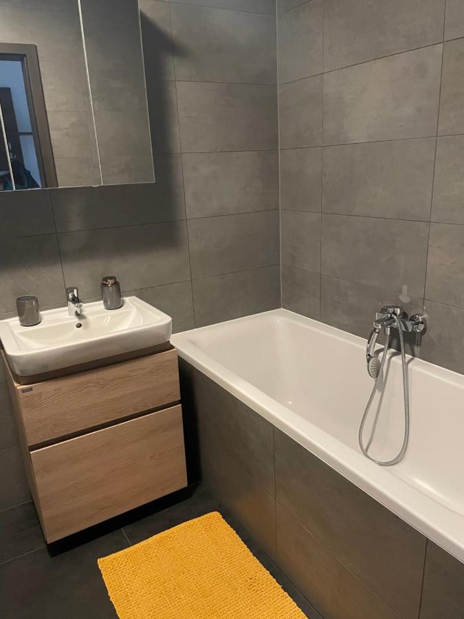 Garden Apartman Radnica - Private Parking Included 科希策 外观 照片