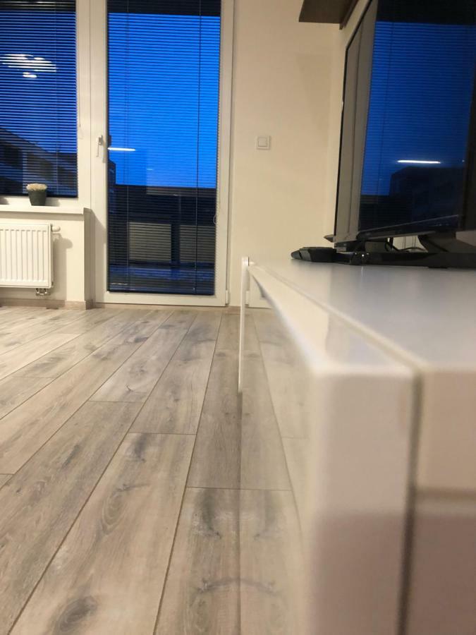 Garden Apartman Radnica - Private Parking Included 科希策 外观 照片